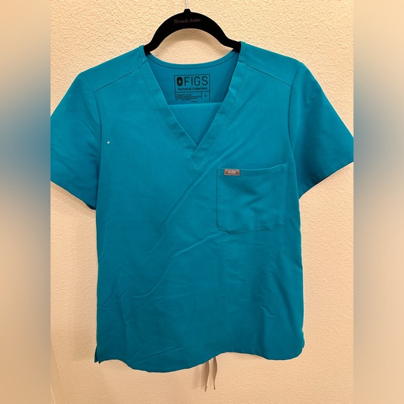 FIGS uniform - Picture 2 of 4